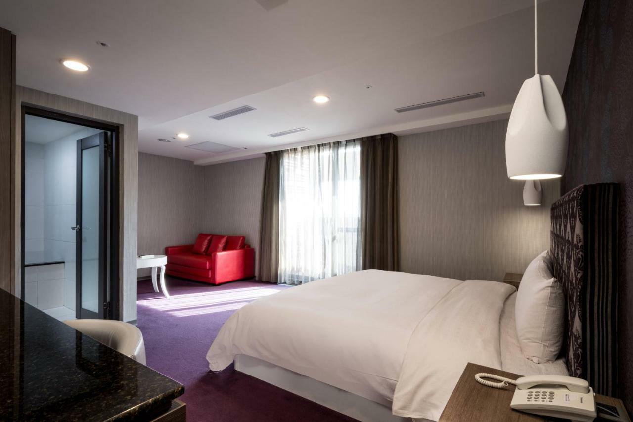 טאיצ'ונג Jung-Zaw Bussiness Hotel מראה חיצוני תמונה